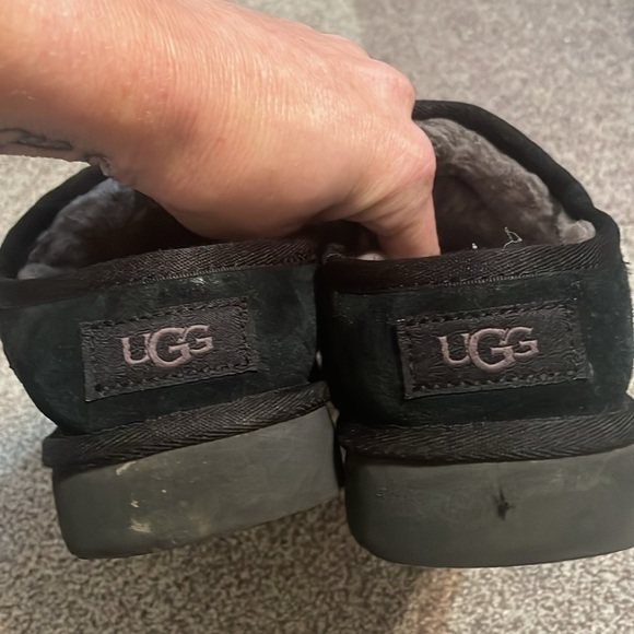 Ugg Classic Shearling Suede Slipper - Picture 8 of 11